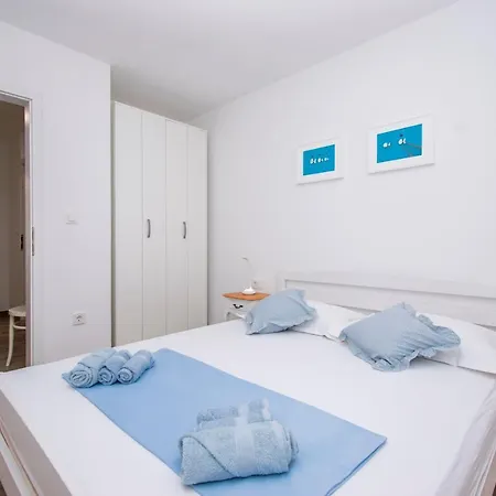Ivana * Brodarica (Sibenik-Knin)